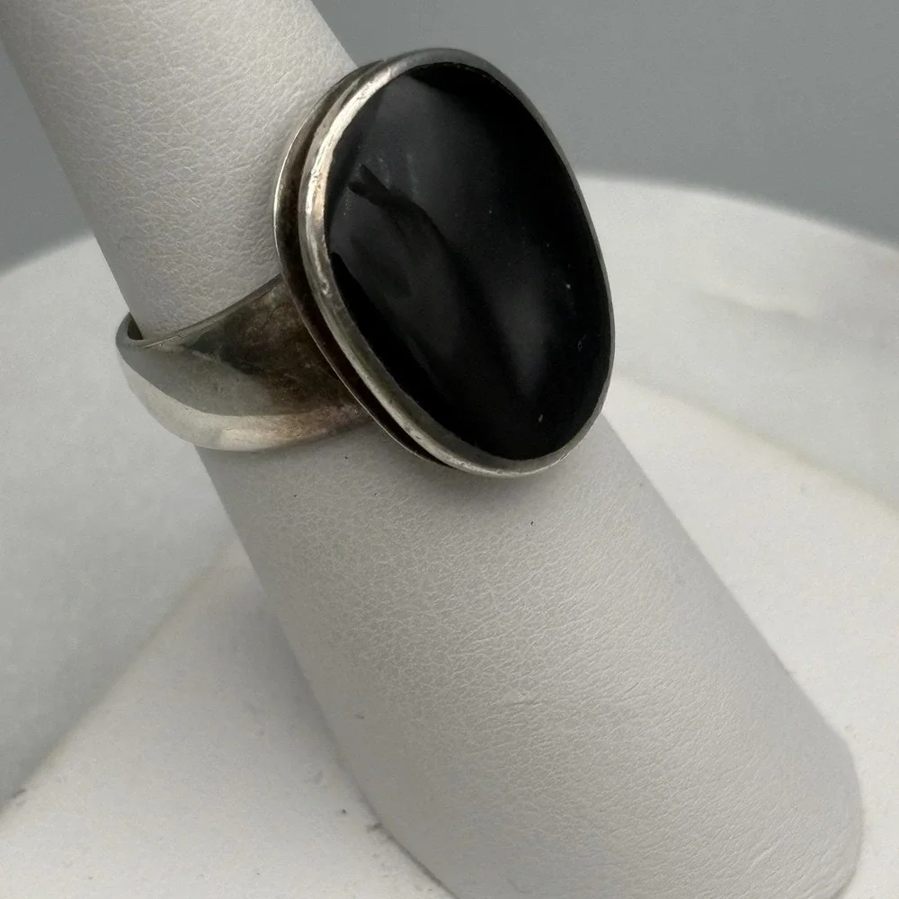 Vintage Sterling Silver Onyx Ring 925 Size 6 Smooth Bezel Set Statement